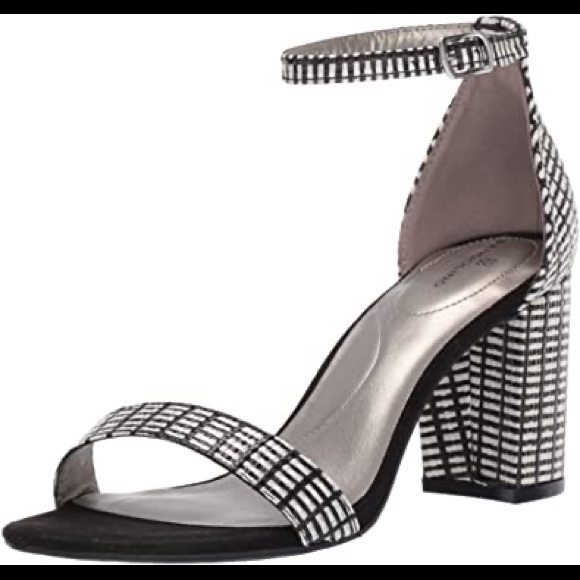 New in Box Bandolino Sandal - Picture 7 of 8